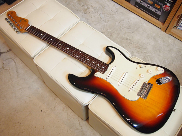 茅ヶ崎市のお客様から中古エレキギター、Fender Mexico Classic Series ...